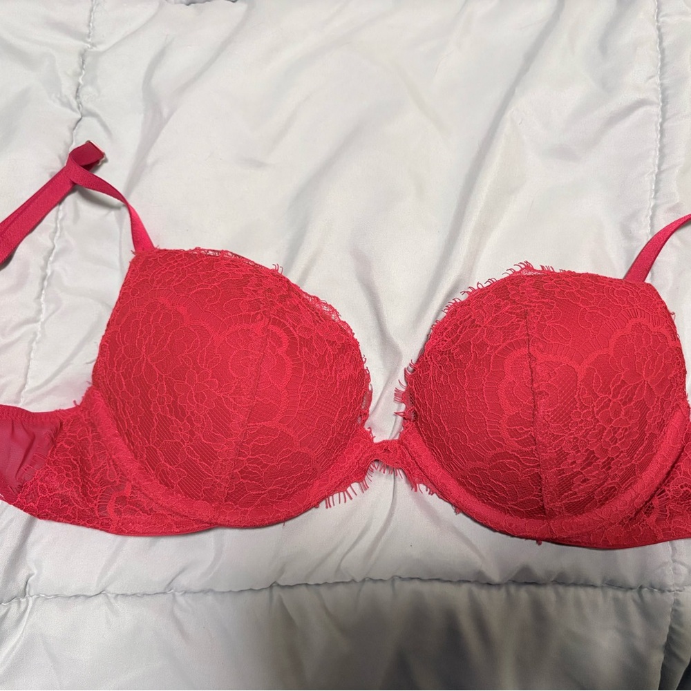 Lee Red Lace Push-Up Bra